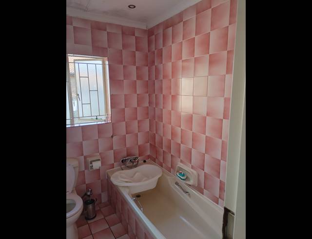 3 BEDROOM FREESTANDING FOR SALE IN BAKERTON